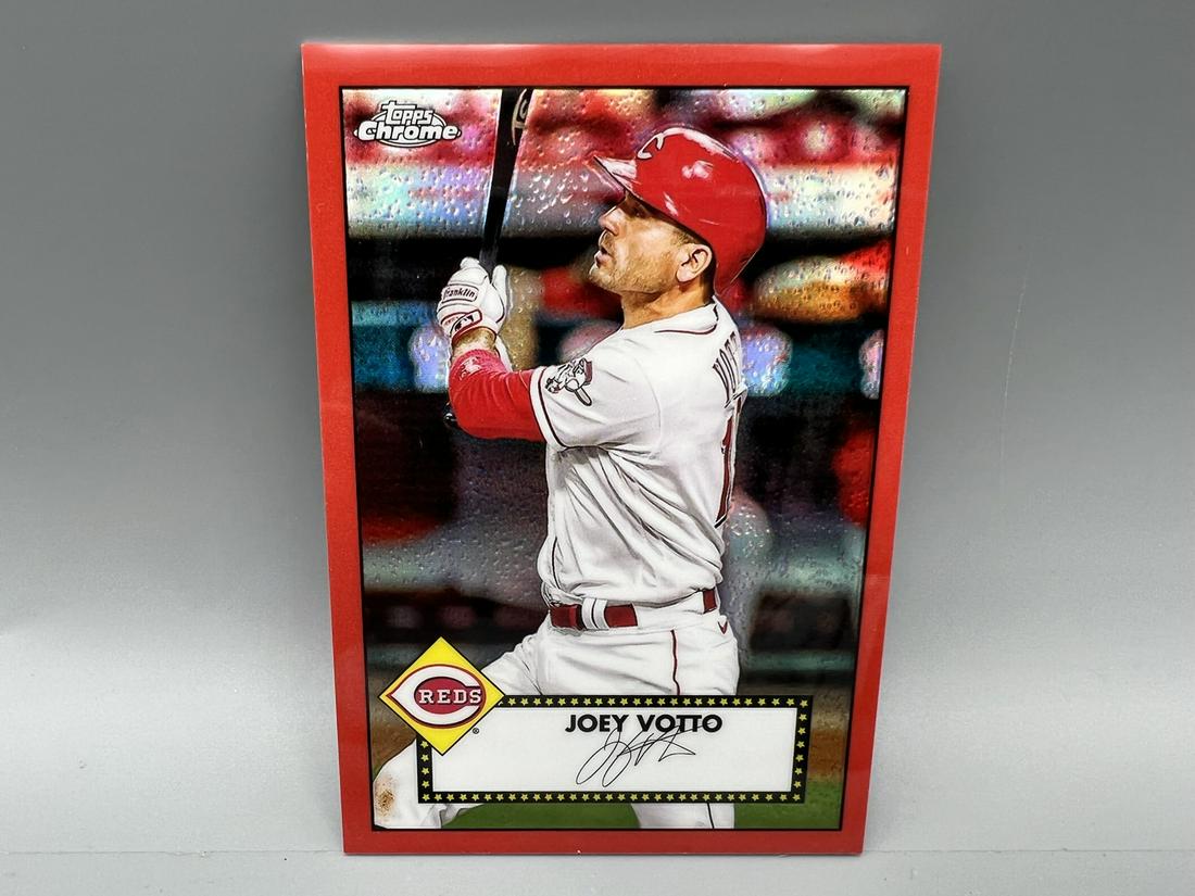 2021 Topps Chrome Joey Votto Red Refractor #55/70 (1 of 2)