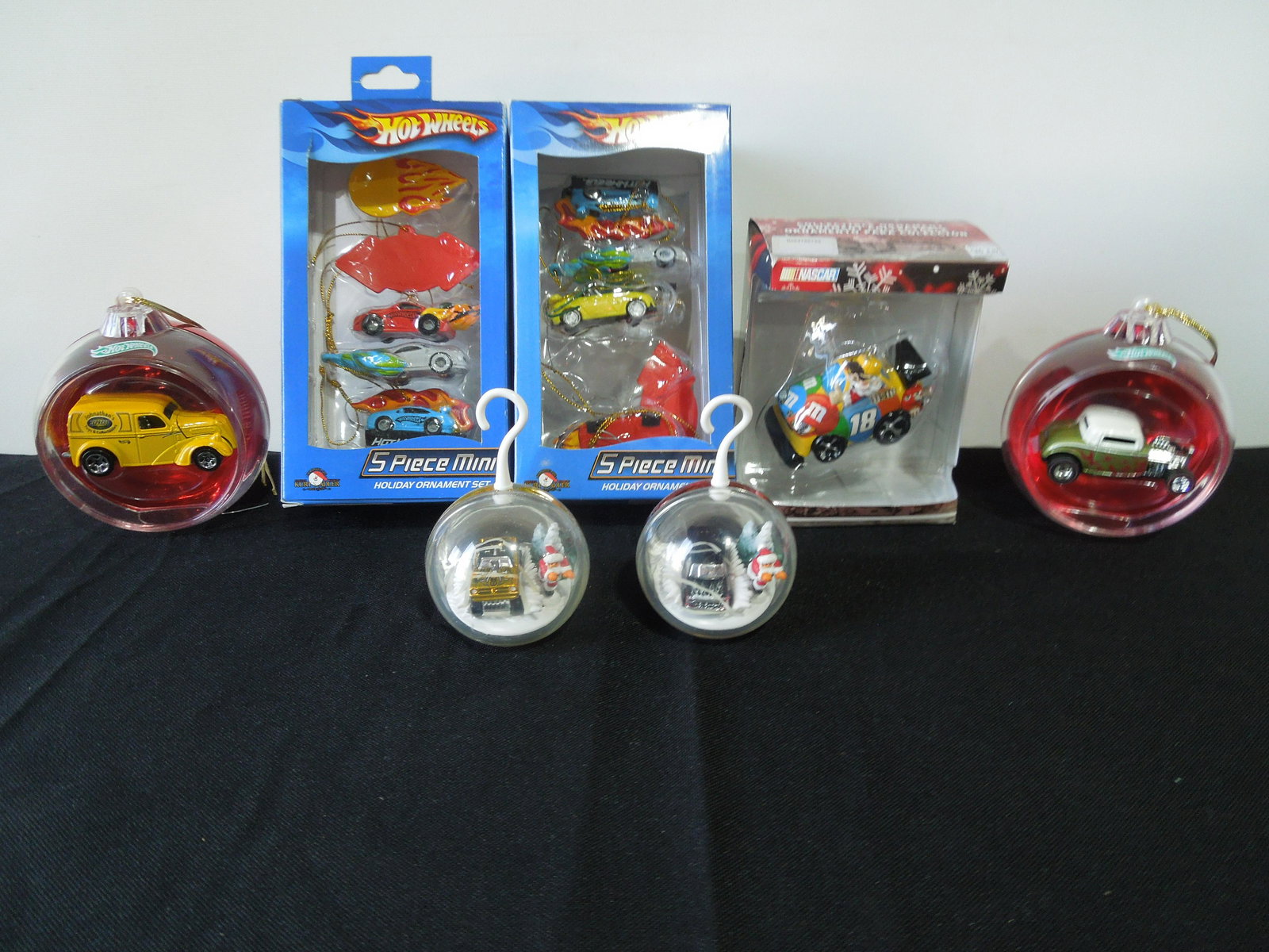 Hot Wheels and M & M's Christmas (1 of 5)