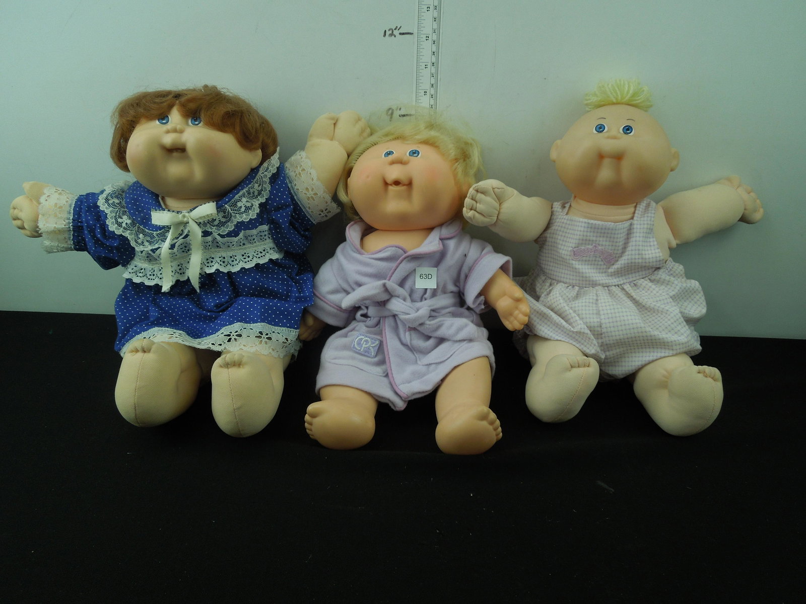 1 Vinyl Cabbage Patch And 2 Cloth Cabbage Patch Dolls (1 of 3)