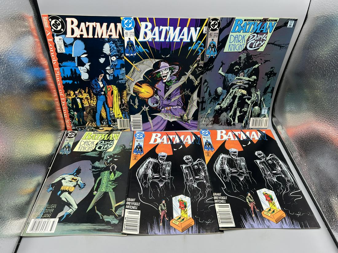 Lot of (6) Batman Comic Books: Lot of (6) Batman Comic Books