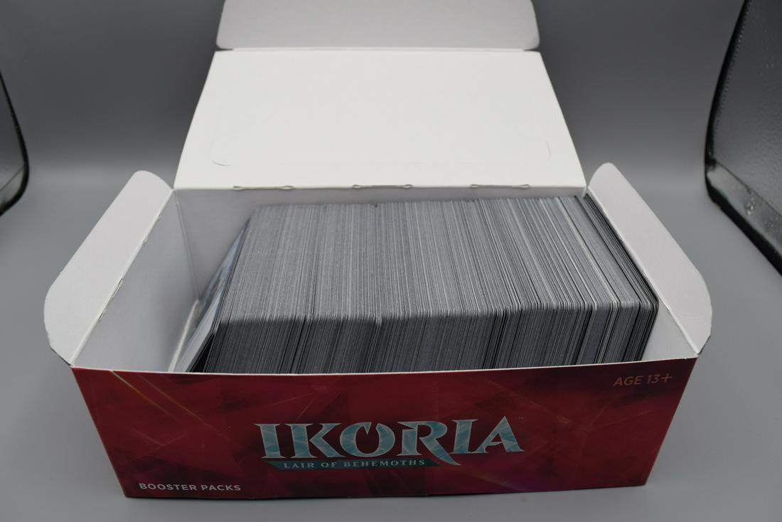 MTG Magic The Gathering Ikoria Lair of Behemoth Common Playset +Extras: MTG Magic The Gathering Ikoria Lair of Behemoth Common Playset +Extras