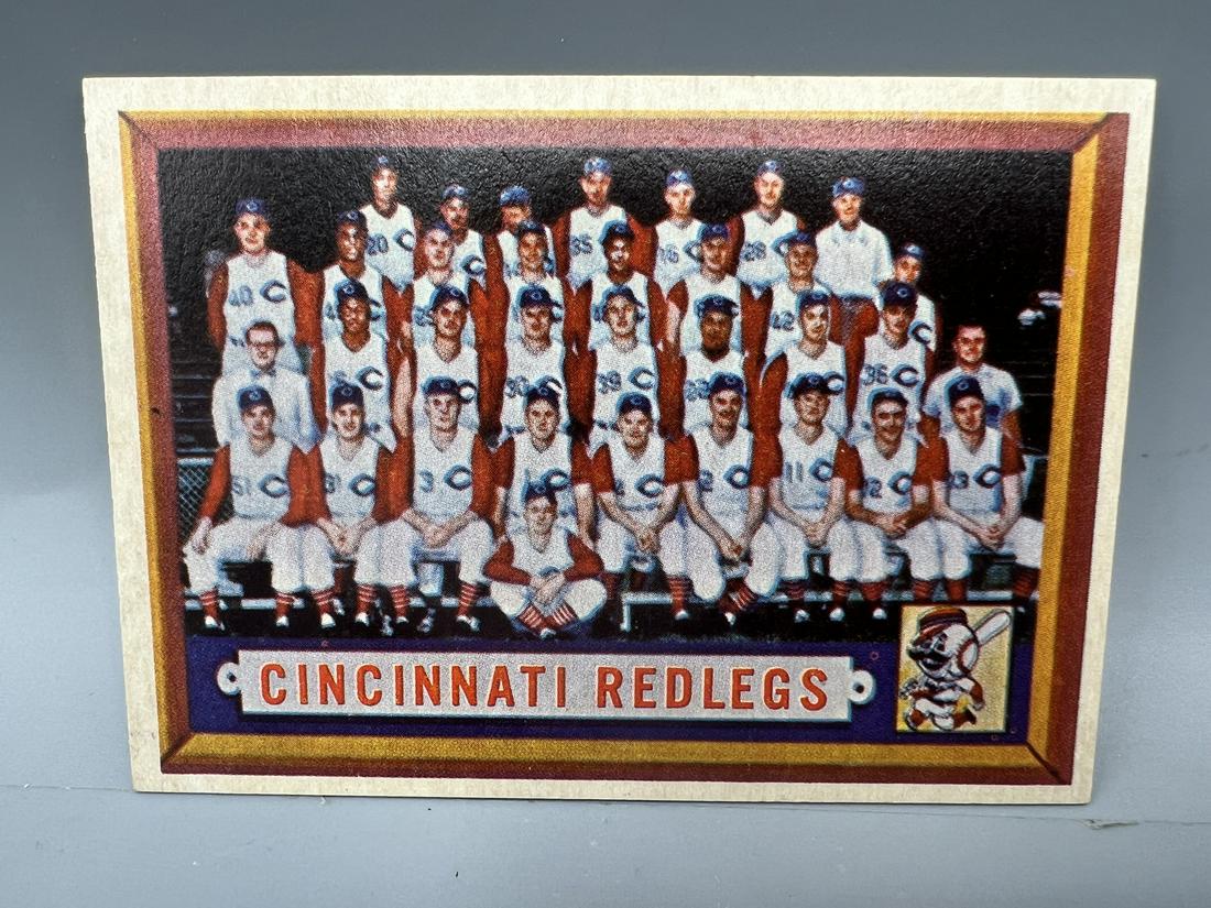1957 Topps Cincinnati Reds Team Card #322 (1 of 2)