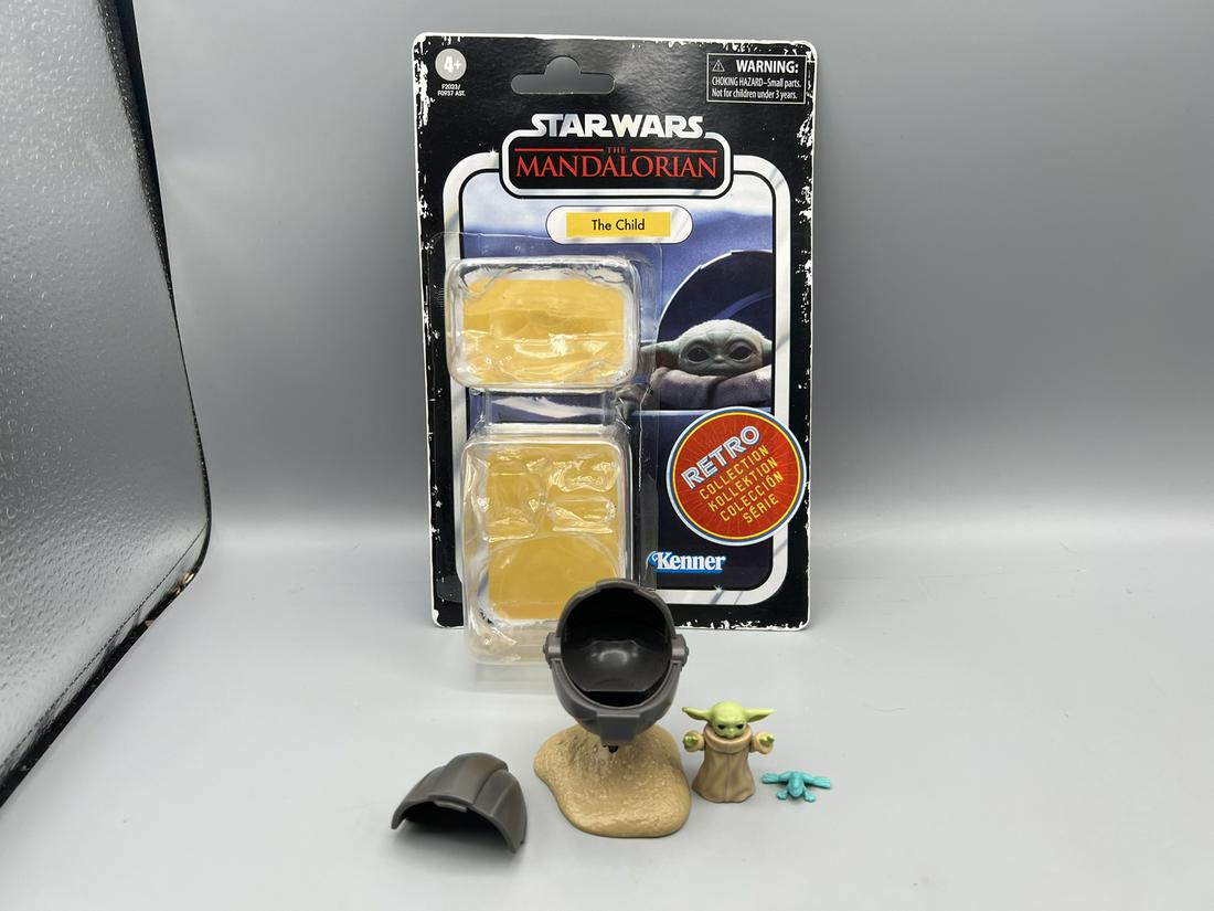 2020 Hasbro Star Wars The Mandalorian Retro Collection The Child Loose Figure with Card: 2020 Hasbro Star Wars The Mandalorian Retro Collection The Child Loose Figure with Card