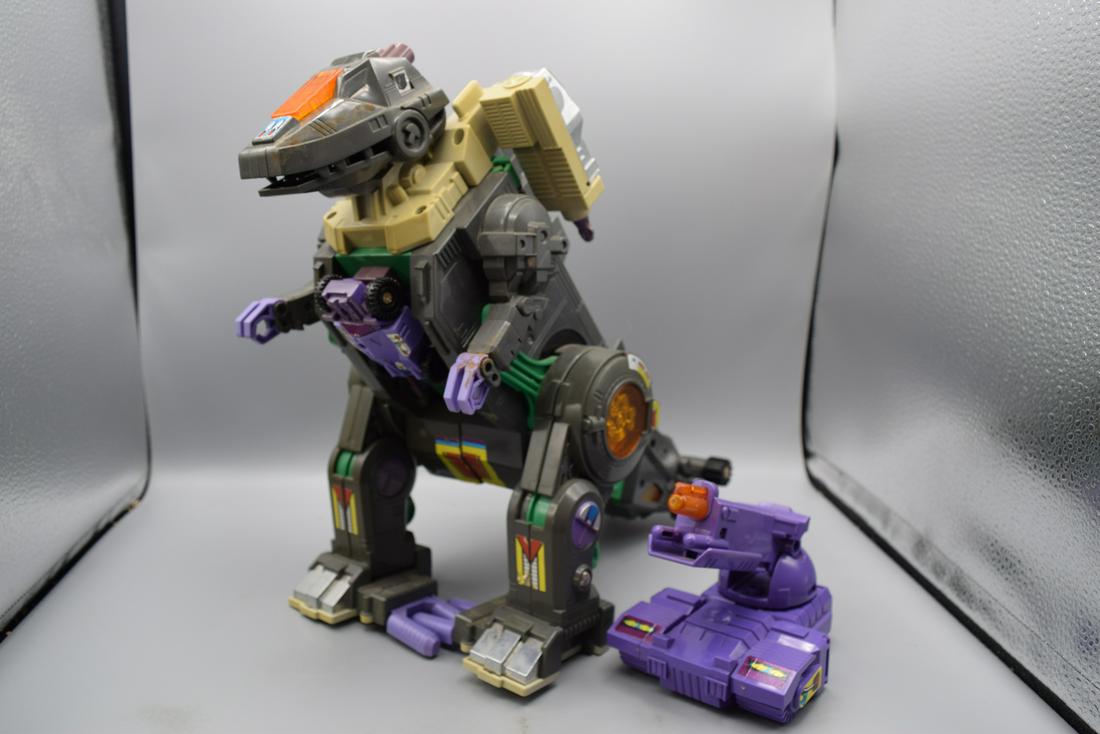 1986 Transformers G1 Trypticon with Full Tilt and tank (1 of 6)