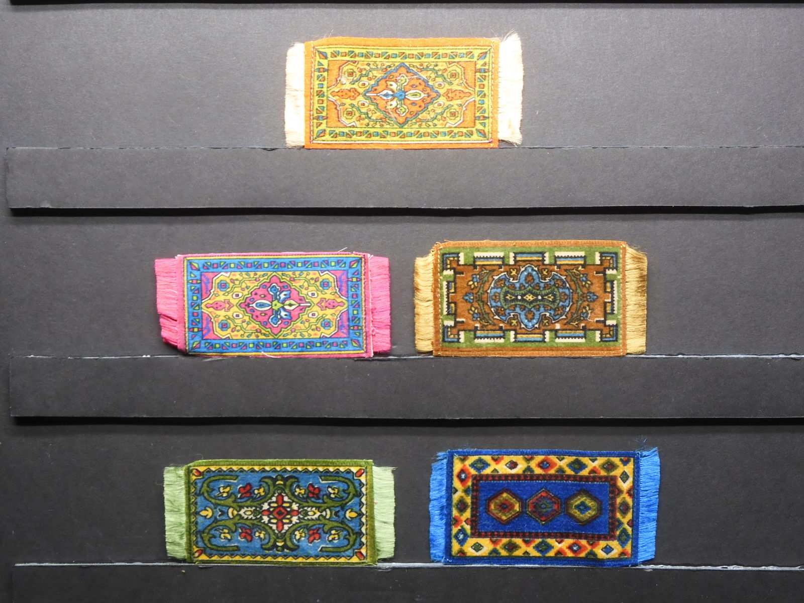 5 Different Luxury Cigarette Felt Silk Rug Oriental Persian Miniature Dollhouse Rug (1 of 11)