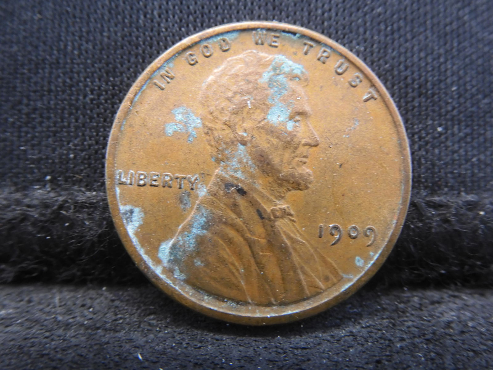 1909-P VDB Lincoln Wheat Cent (1 of 2)