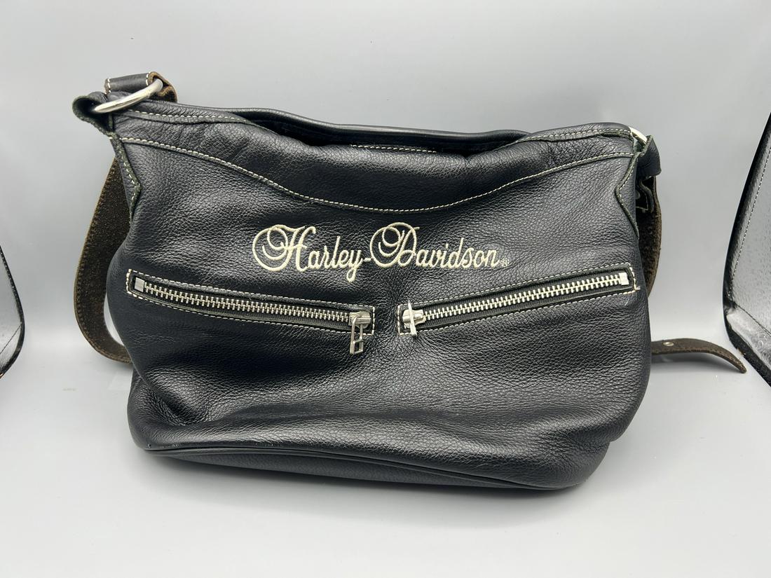 Harley Davidson Leather Purse (1 of 2)