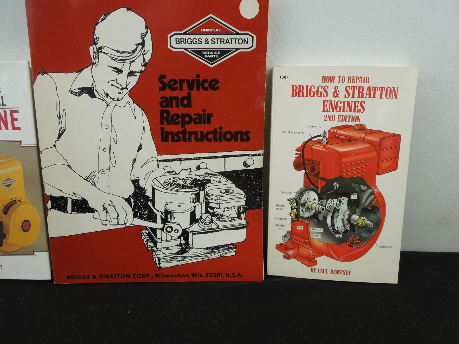 Lot of Briggs and Stratton Repair Books (1 of 1)