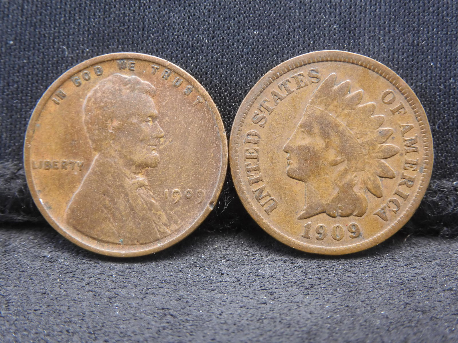1909 Indian Head Cent & 1909 Wheat Cent - Last Year/First Year (1 of 2)