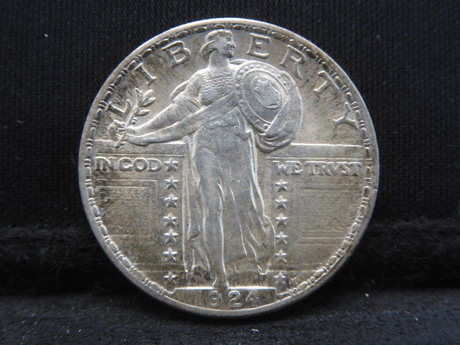 1924 Standing Liberty Quarter - Amazing Luster & Detail (1 of 2)