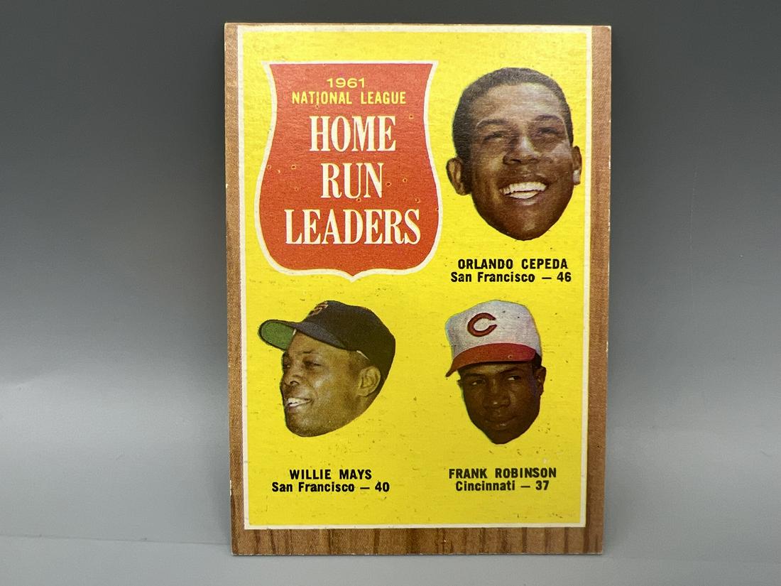 1962 Topps #54 N.L Home Run Leauge Leaders - Willie Mays, Frank Robinson, Orlando Cepeda (1 of 2)