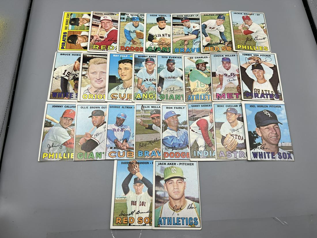 Lot of (25) 1967 Topps Baseball Cards - Varying Conditions (1 of 1)