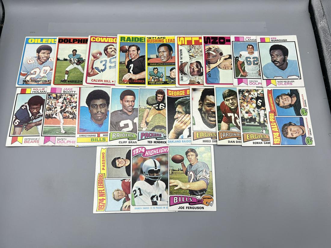 Lot of (22) 70s Topps Football (7) 1972 Topps (4) '73 Topps w/Langer RC '74 Topps Rashad RC, (10) (1 of 1)