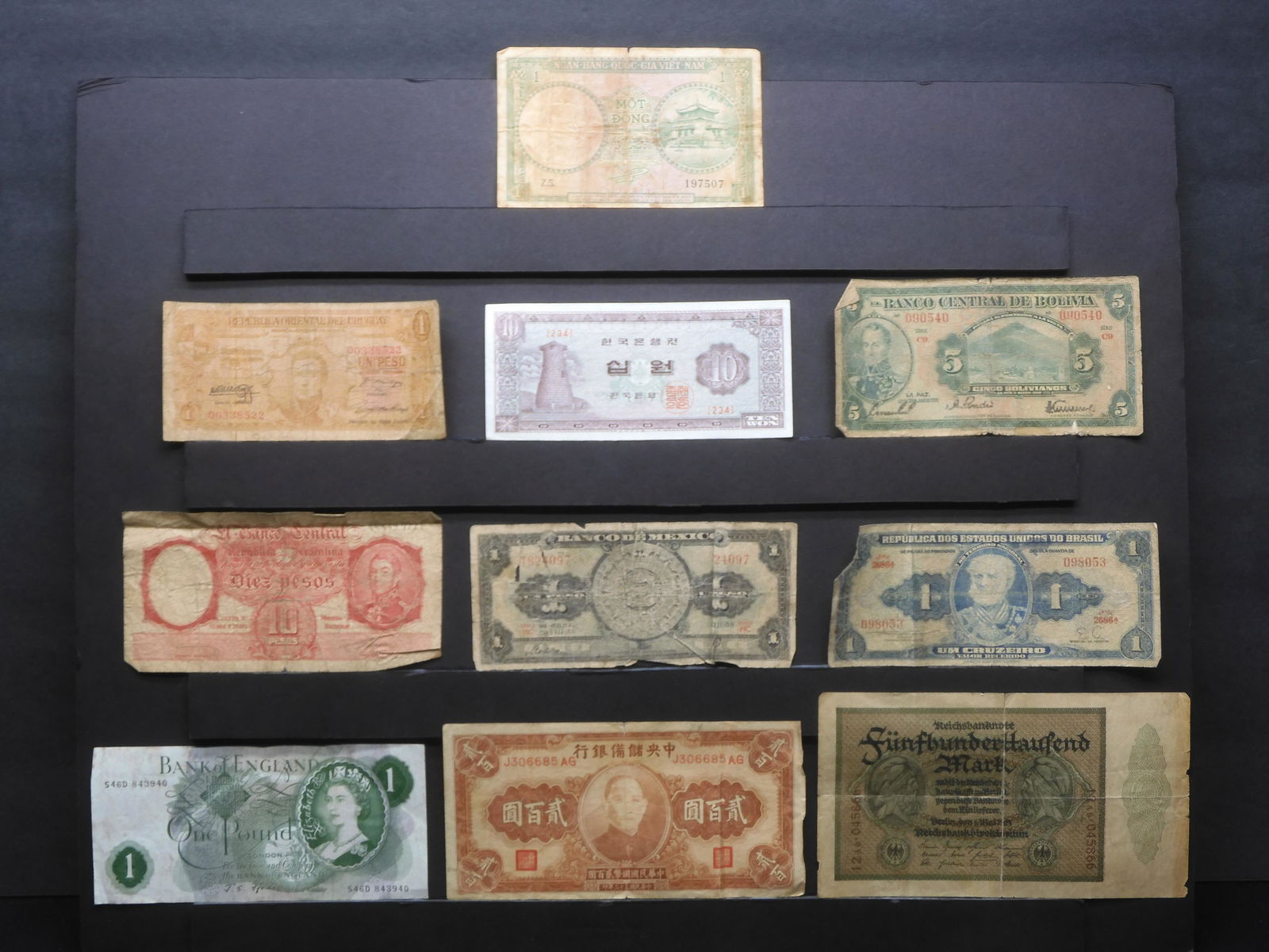Assortment Of 10 Different Foreign Bank Notes From 10 Different Countries. (1 of 7)