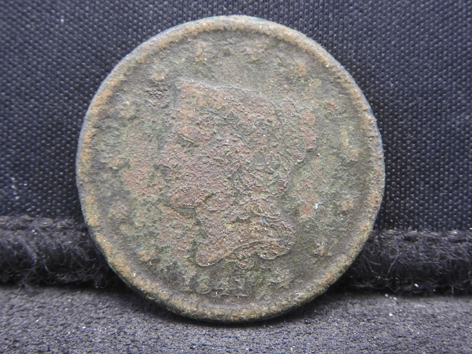 1841 Braided Hair Large Cent - Over 180 Years Old! (1 of 2)