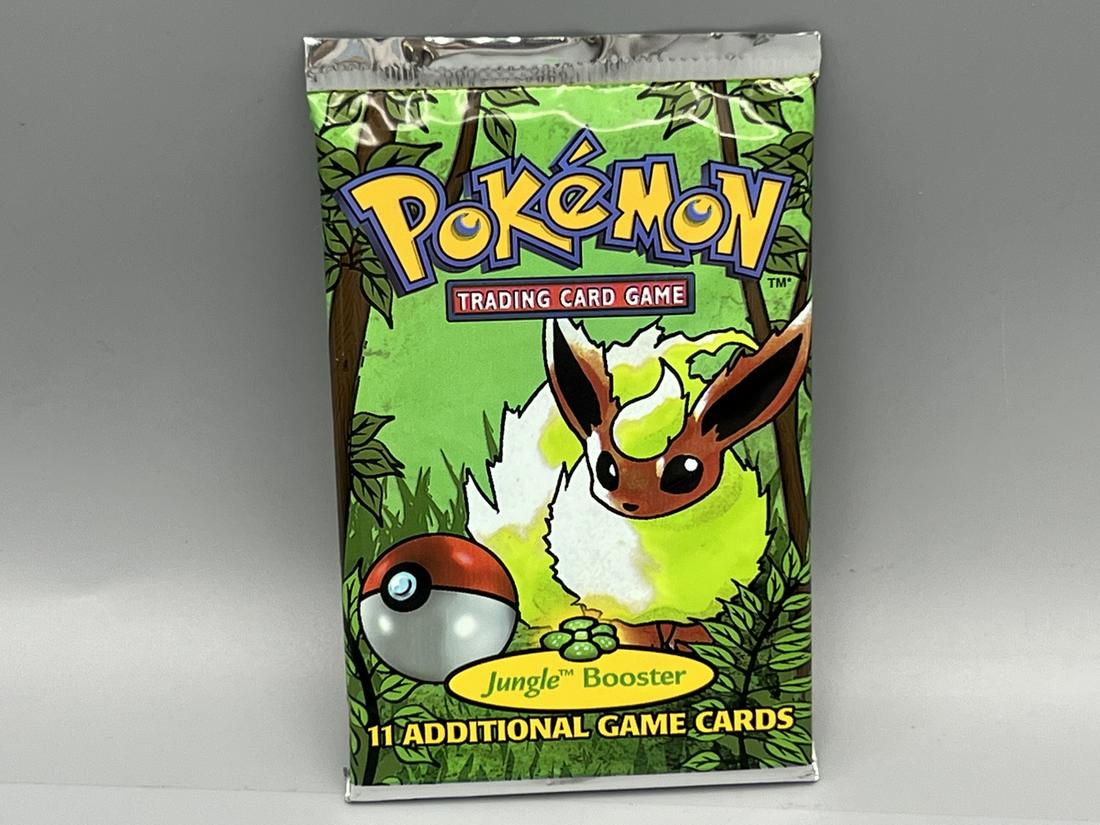 1999 Pokemon Jungle Unopened Booster Pack - Flareon Artwork: 1999 Pokemon Jungle Unopened Booster Pack - Flareon Artwork