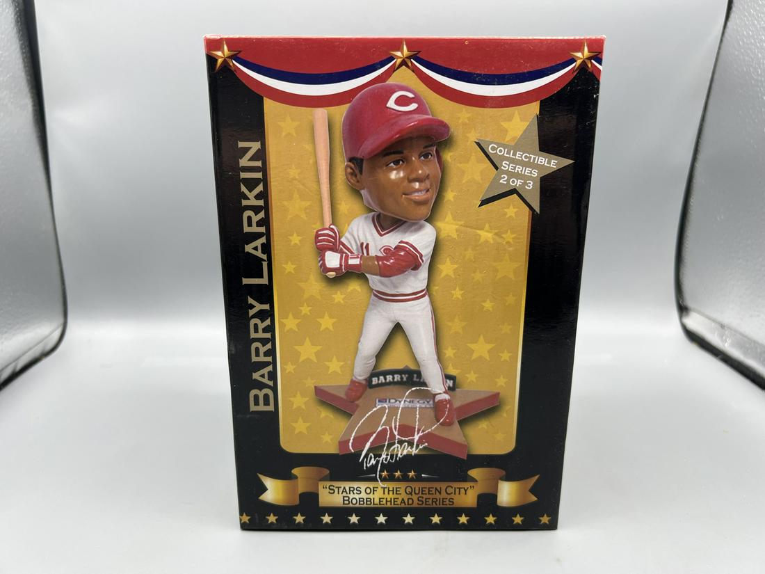 2015 Cincinnati Reds Baseball Barry Larkin SGA Bobblehead (1 of 4)