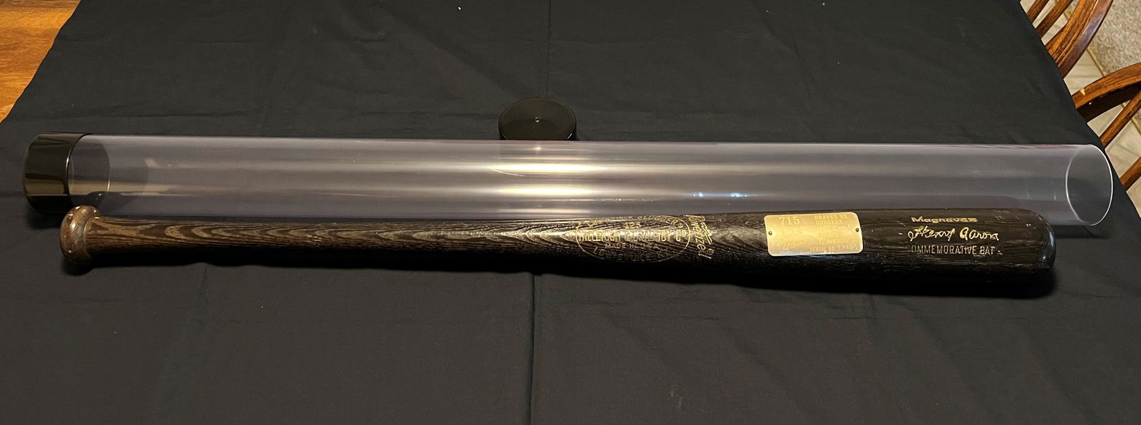 1974 Commemorative Hank Aaron Home Run #715 Louisville Slugger Baseball Bat W/ Bat Tube (1 of 4)