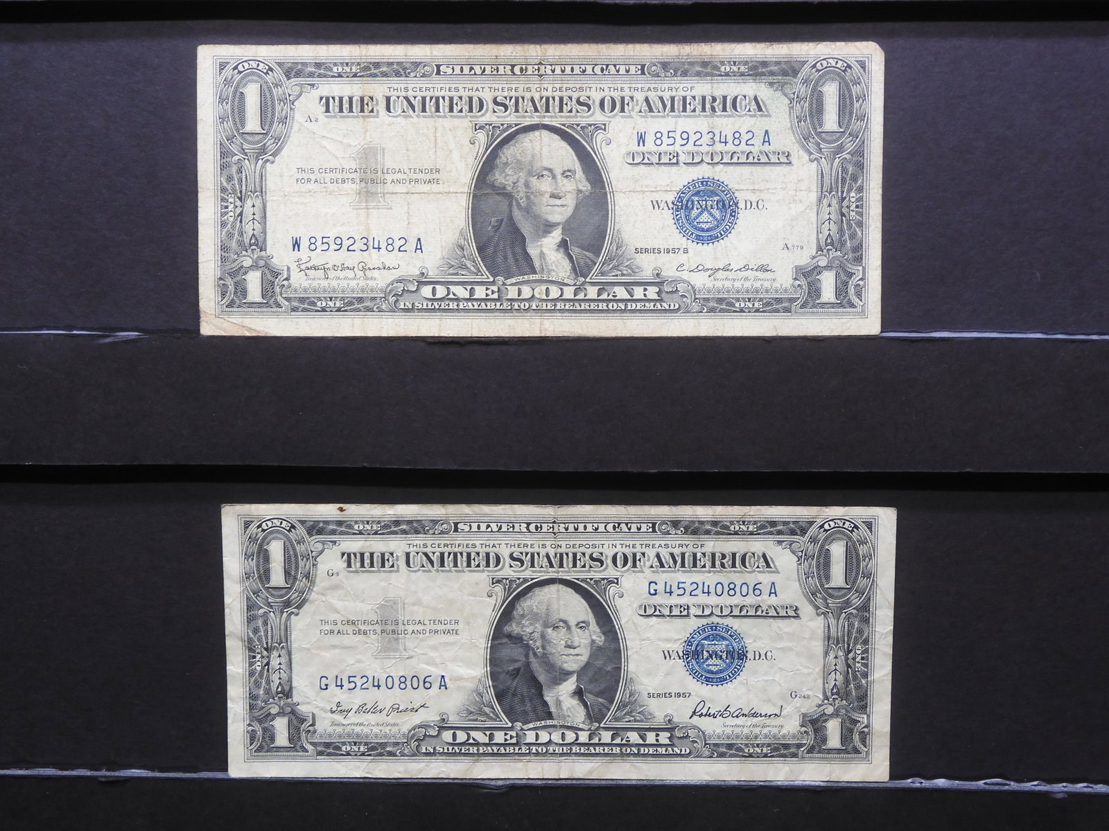 1957 1957-B $1 Blue Seal Silver Certificates. Bust Of George Washington.: 1957 1957-B $1 Blue Seal Silver Certificates. Bust Of George Washington.