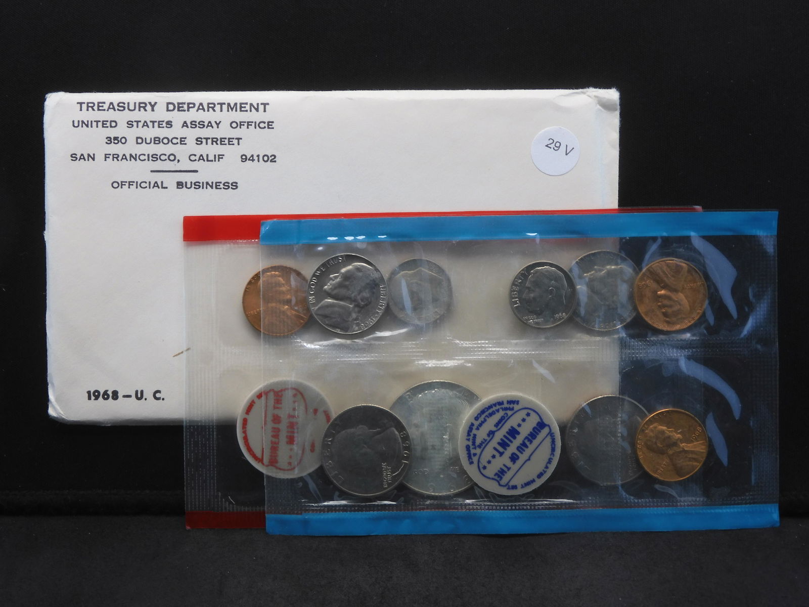 1968 P&D UNC  US Mint Set Contains One 40% silver Kennedy Half Dollar (1 of 5)