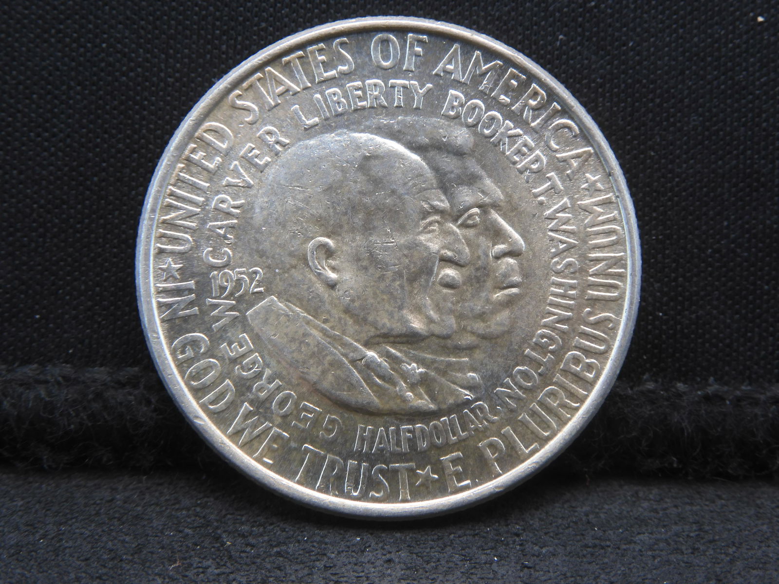 1952 Washington-Carver Commemorative Half.  Choice BU with great luster. (1 of 2)