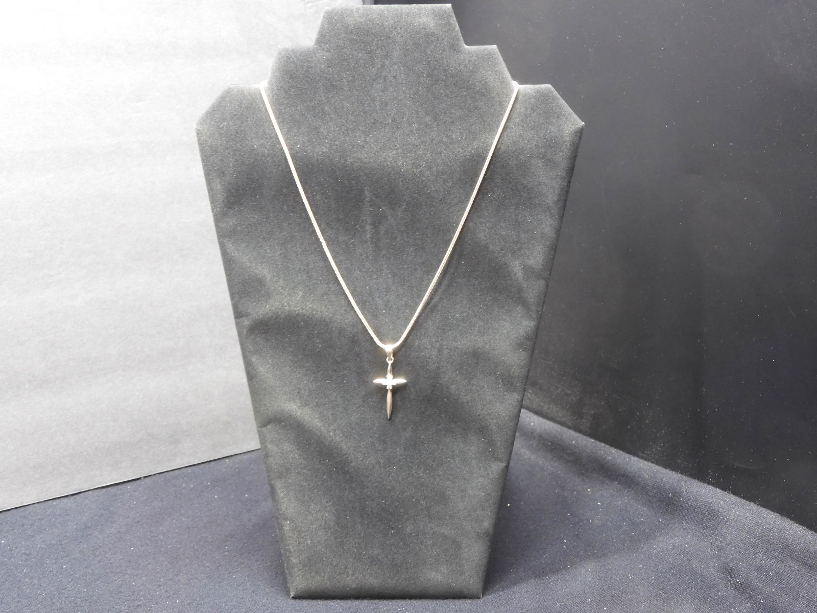 18-inch sterling chain with cross decorated with crystals. (1 of 9)