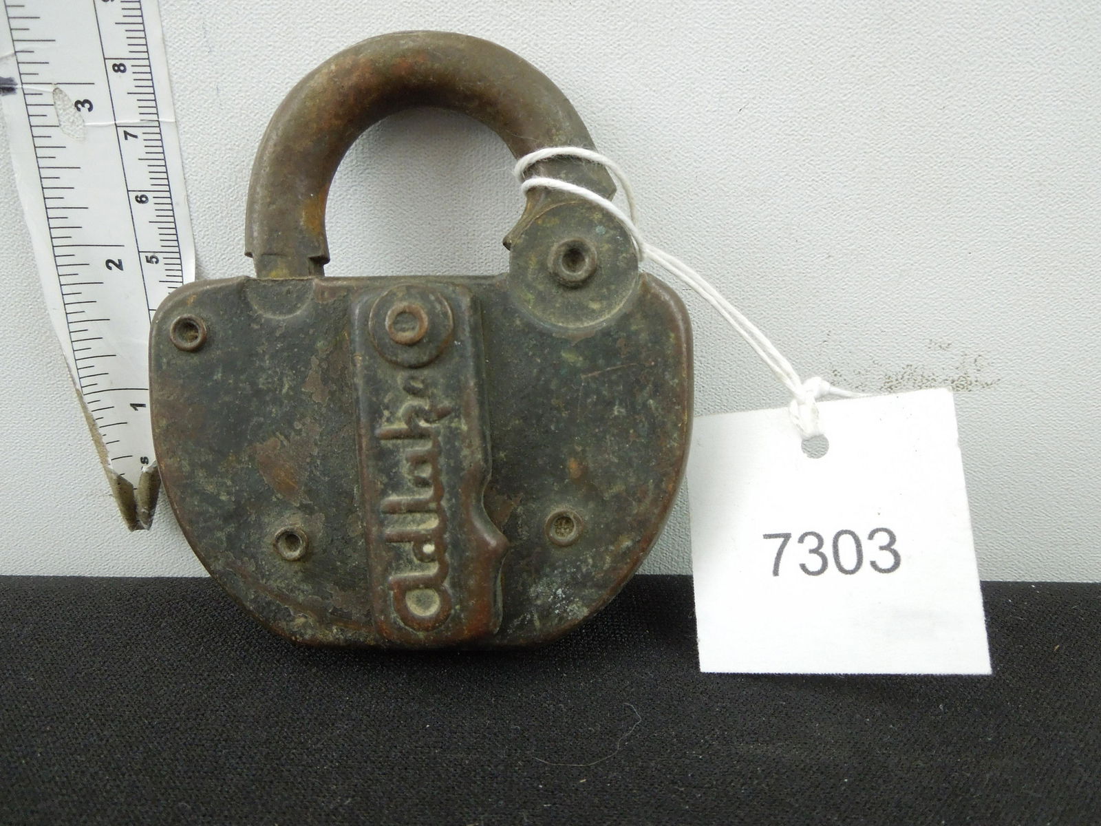 B&LE Adlake Steel Padlock (1 of 3)