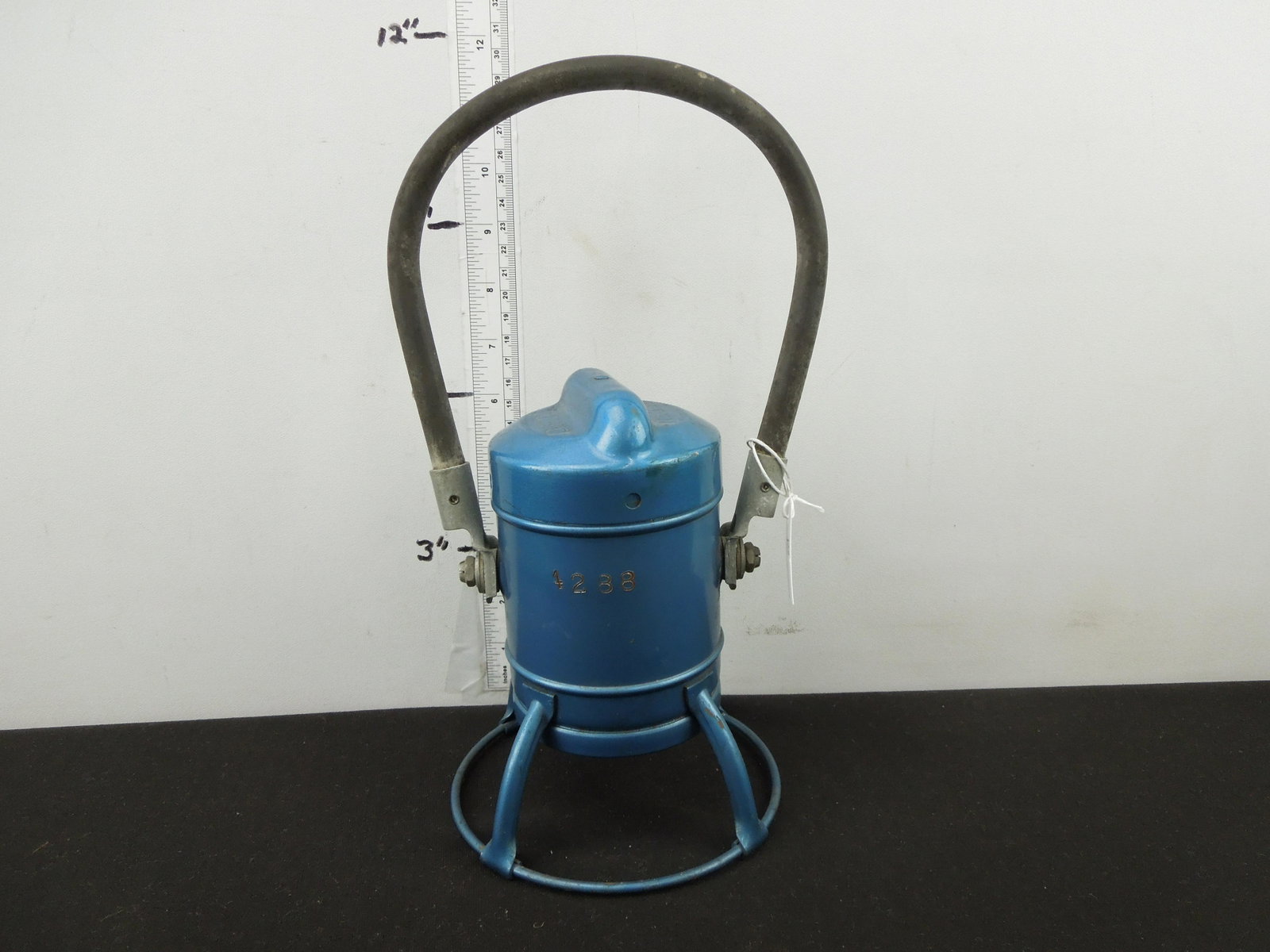 Battery Lantern Dietz No. 88, Used, in working condition, lamps and battery not included: Battery Lantern Dietz No. 88, Used, in working condition, lamps and battery not included