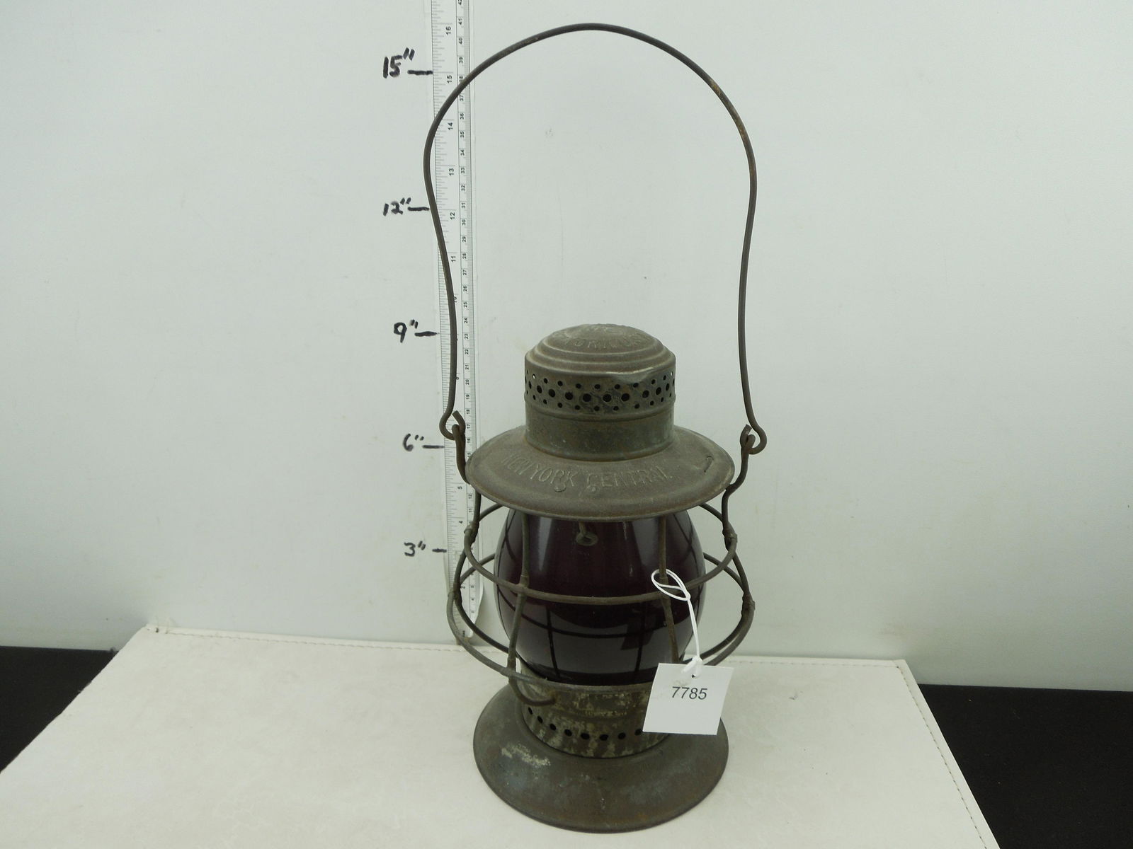 New York Central Deitz NO. 6 Kerosene Lantern, Used, Bell Bottom Lantern, Red Globe (1 of 4)