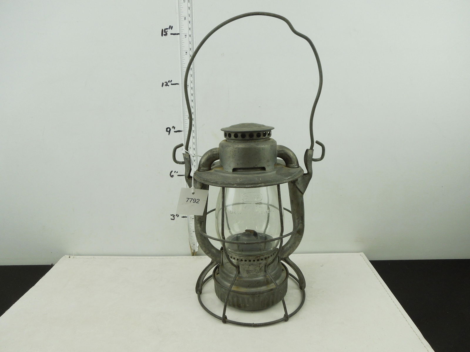 NYCS Dietz Vesta Kerosene Lantern (1 of 6)