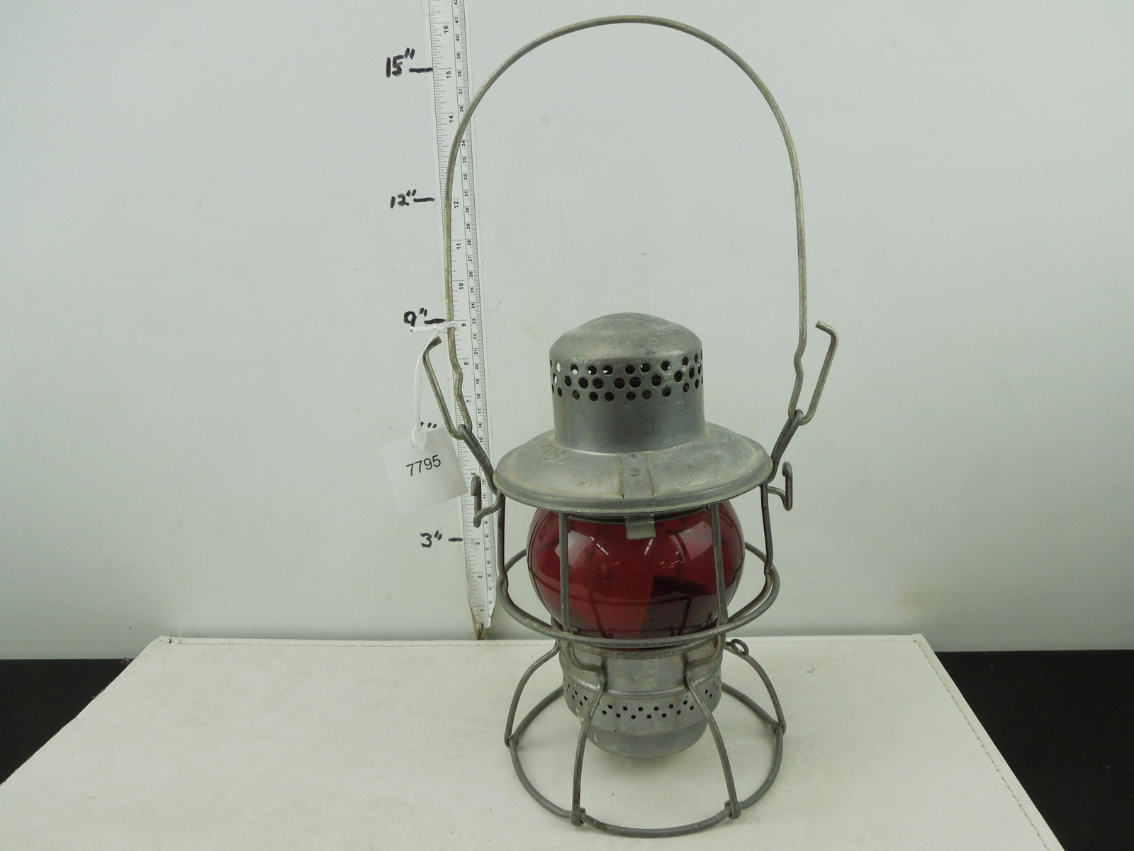 IHB Kerosene Lantern Unknown Manufacturer, Red Globe: IHB Kerosene Lantern Unknown Manufacturer, Red Globe