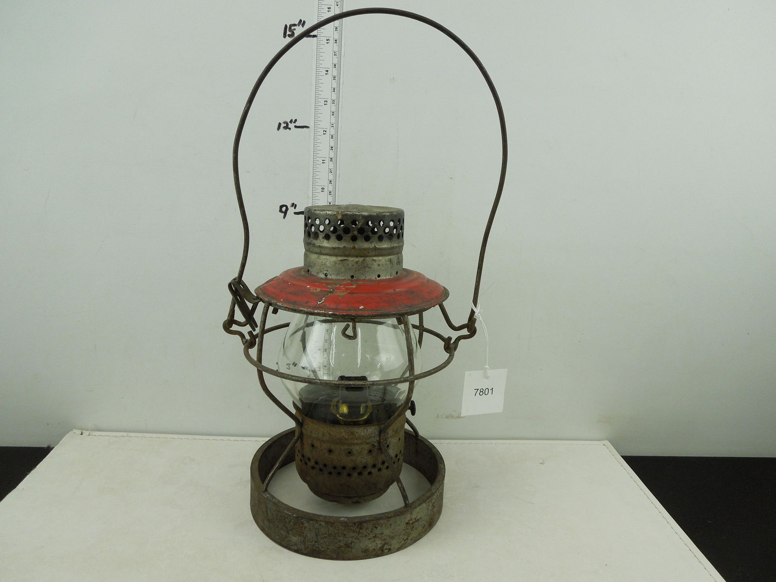 NYCS Handlan Kerosene Lantern, Weighted Locomotive Base (1 of 5)