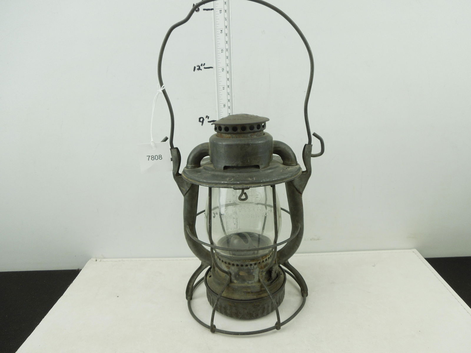 NYCS  Dietz Vesta Kerosene Lantern, Embossed Globe (1 of 7)