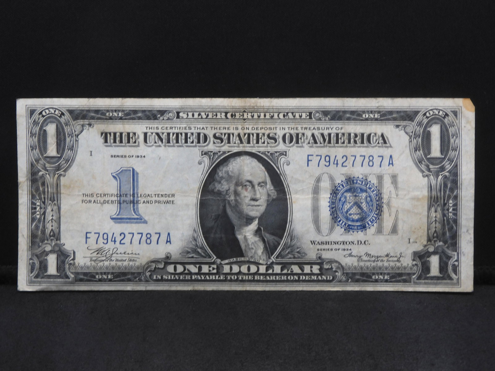 1934 U.S. Blue Seal "Funnyback" Silver Certificate. Portrait Of George Washington.: 1934 U.S. Blue Seal "Funnyback" Silver Certificate. Portrait Of George Washington.