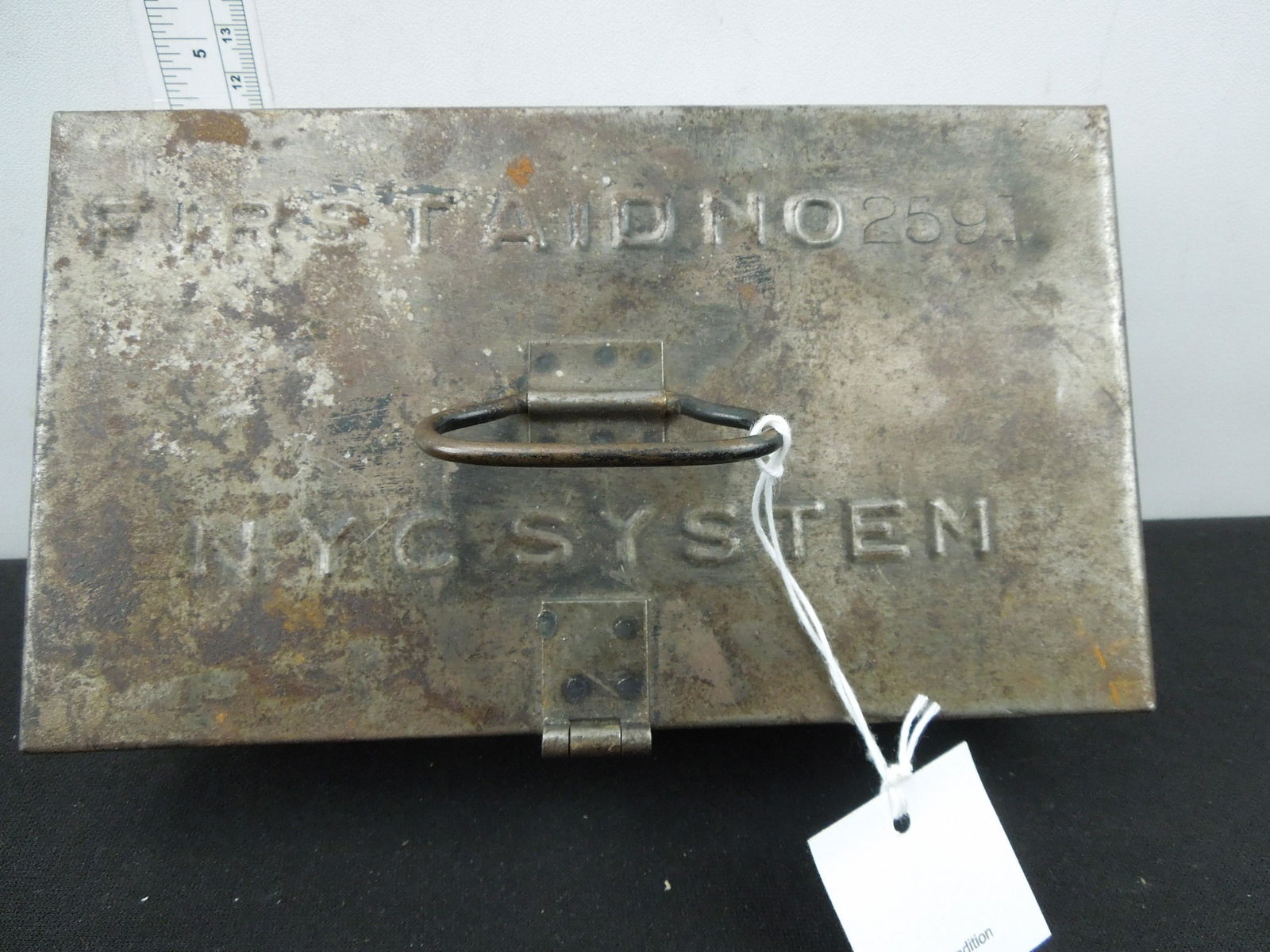 New York Central Systems First Aid Kit Metal Box (1 of 6)