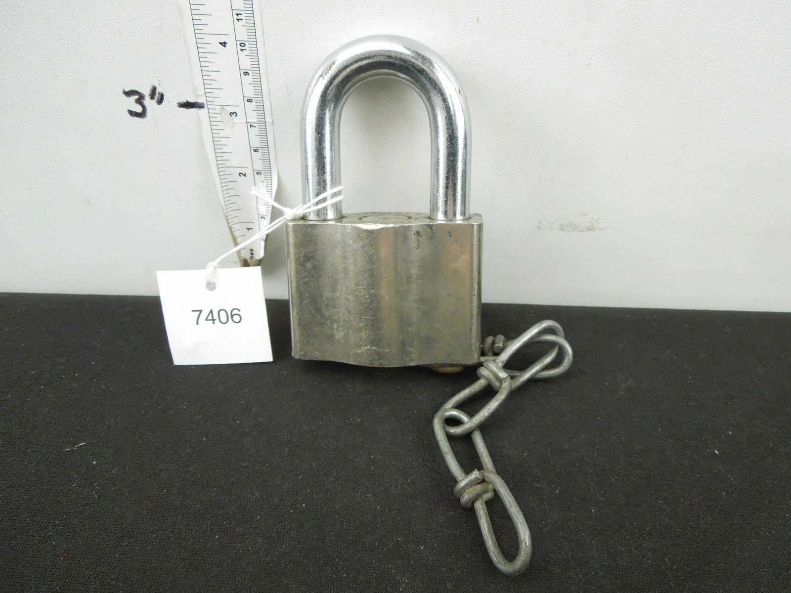 Un-marked Sargent and Greenleaf Padlock (1 of 4)
