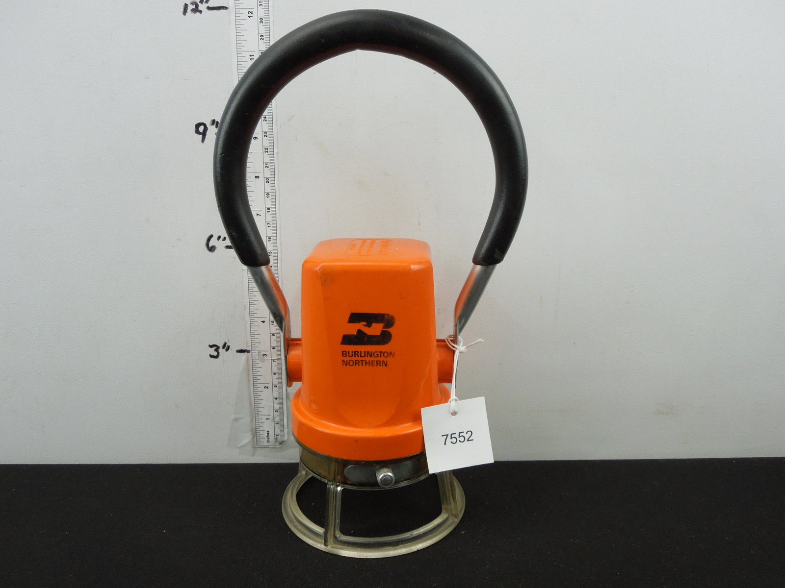 Burlington Northern Starlite 222 Battery Lantern, Orange Body: Burlington Northern Starlite 222 Battery Lantern, Orange Body