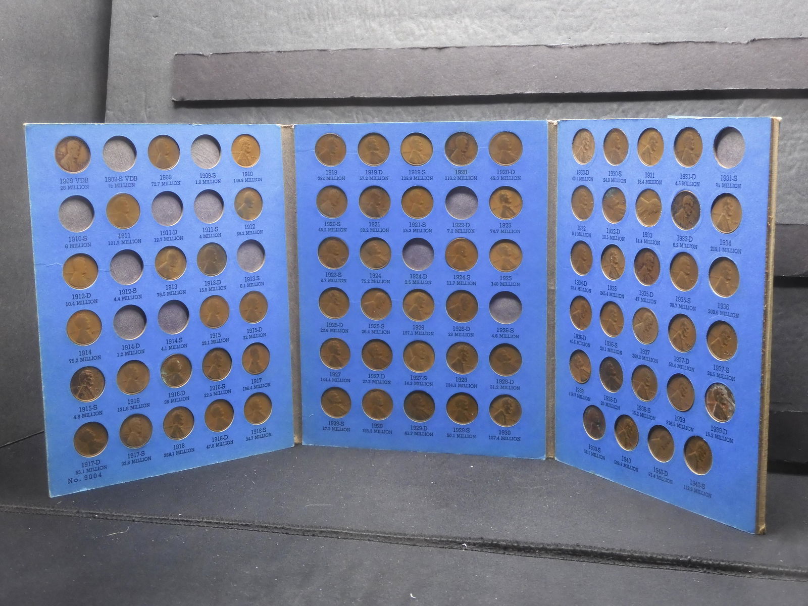 Book of 1909-1940 Lincoln Wheat Cents 76 Coins (1 of 8)