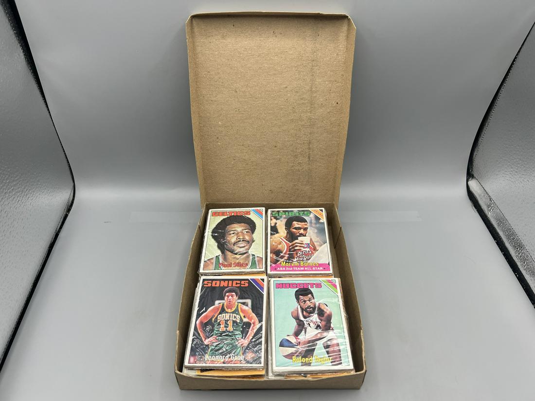 1975-76 Topps Basketball West Corp. Cello Fun Pack Complete 20 Pack Box W/ Pete Maravich, Bob Love, (1 of 3)