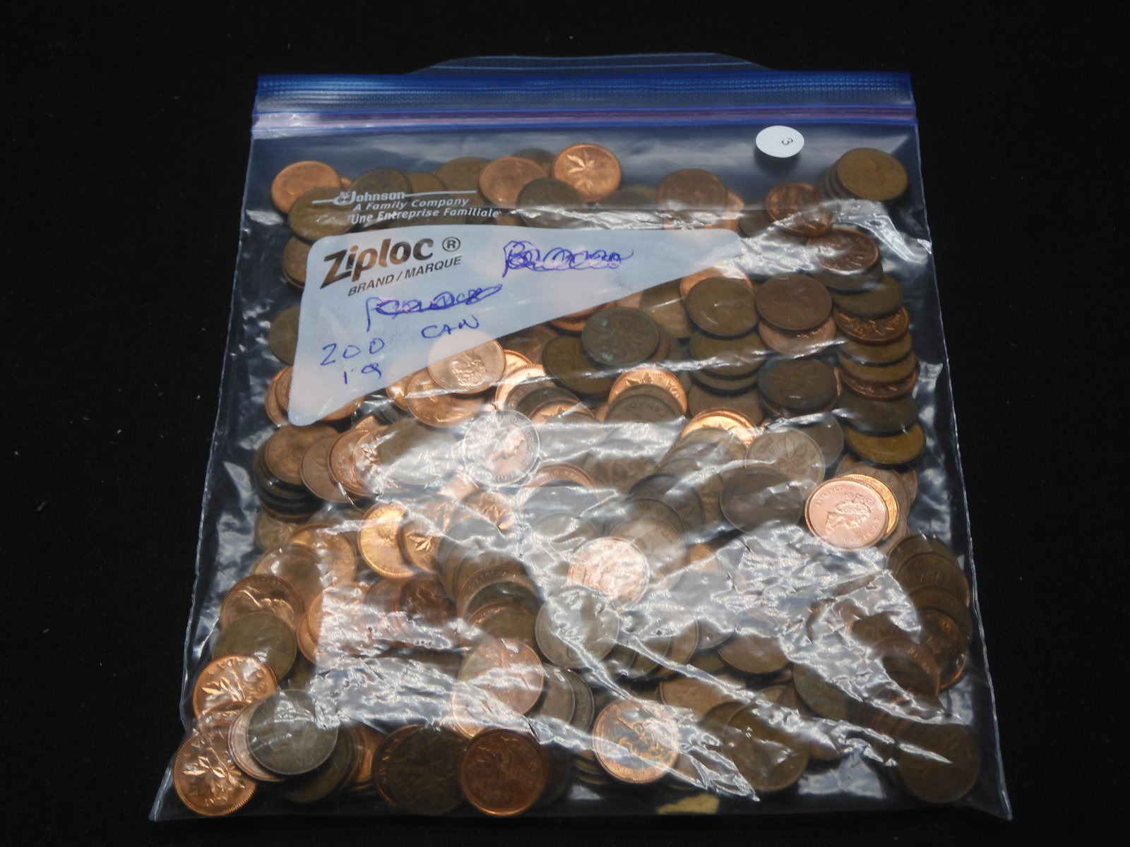 (200) Canada copper cents. Not sorted, just weighed. Lots of Elizabeth but also: (200) Canada copper cents. Not sorted, just weighed. Lots of Elizabeth but also George. 
