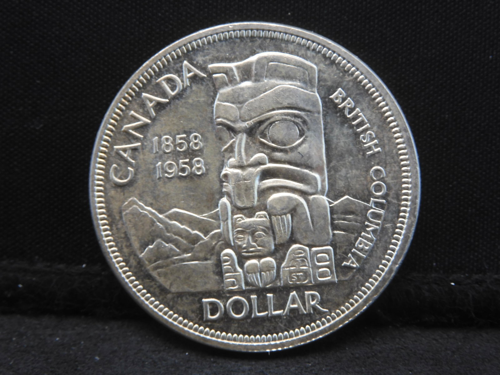 1958 Canada Totem silver $1. Uncirculated. : 1958 Canada Totem silver $1. Uncirculated. 