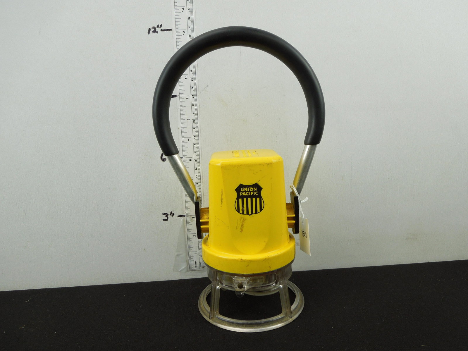Union Pacific Starlite 292 Battery Lantern, Yellow Body: Union Pacific Starlite 292 Battery Lantern, Yellow Body