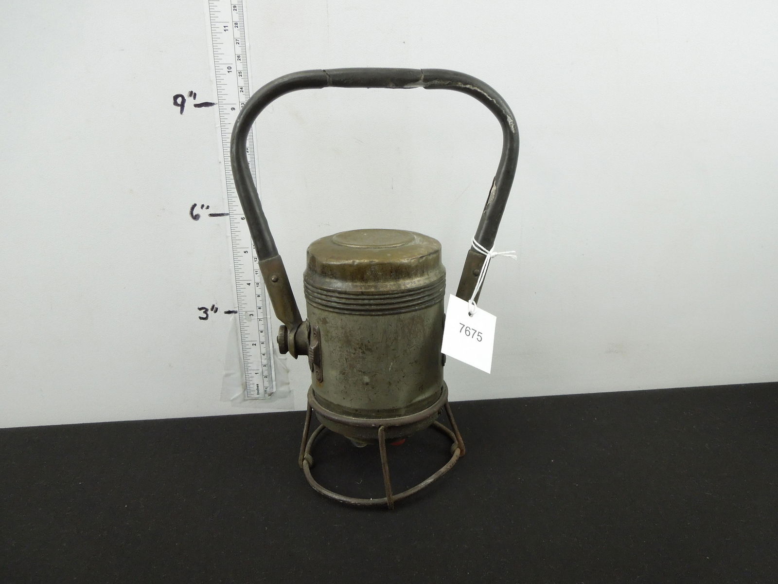 2 Battery Lanterns, Genesy Electric Lantern Company & Battery Lantern Star Headlight and Lantern Co (1 of 12)