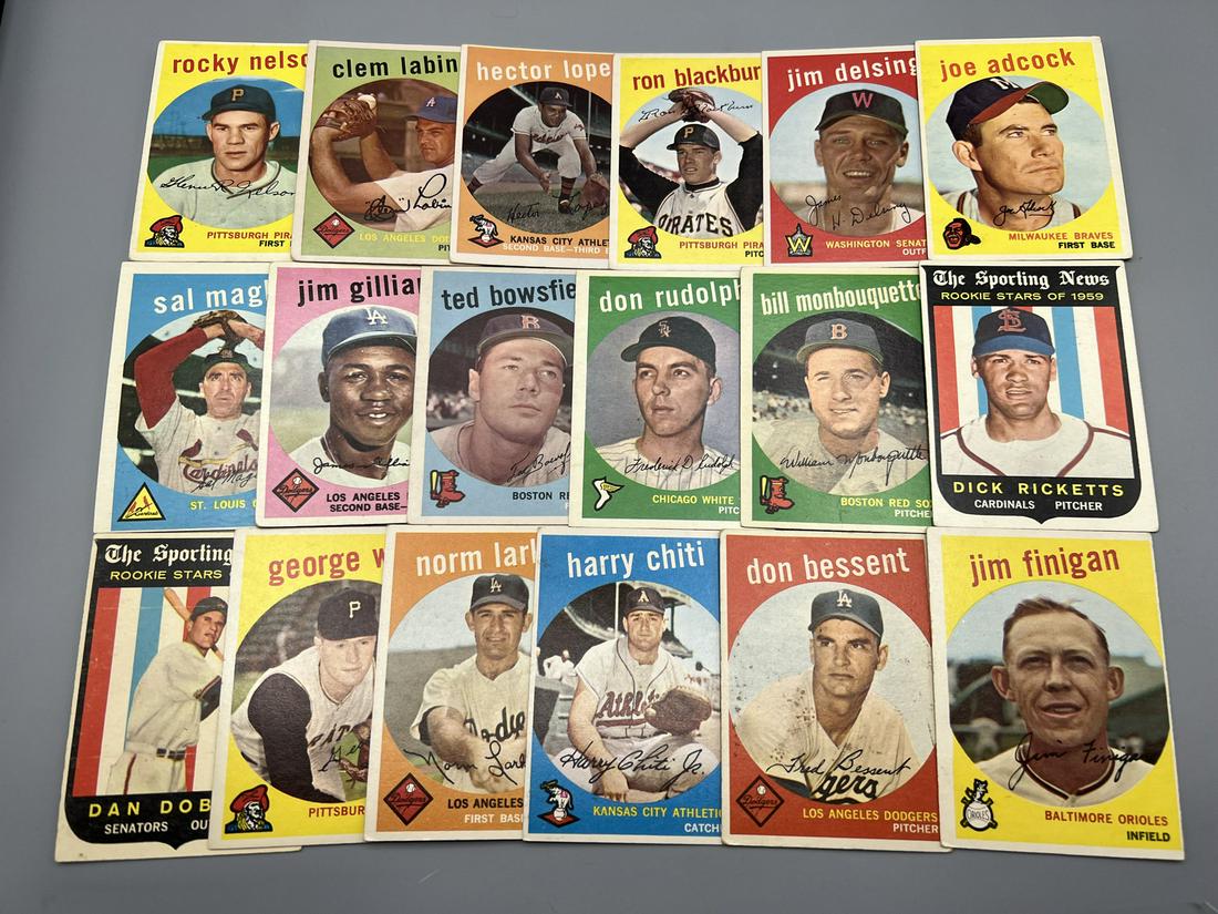 Lot of (18) 1959 Topps Baseball Cards - Varying Conditions (1 of 2)