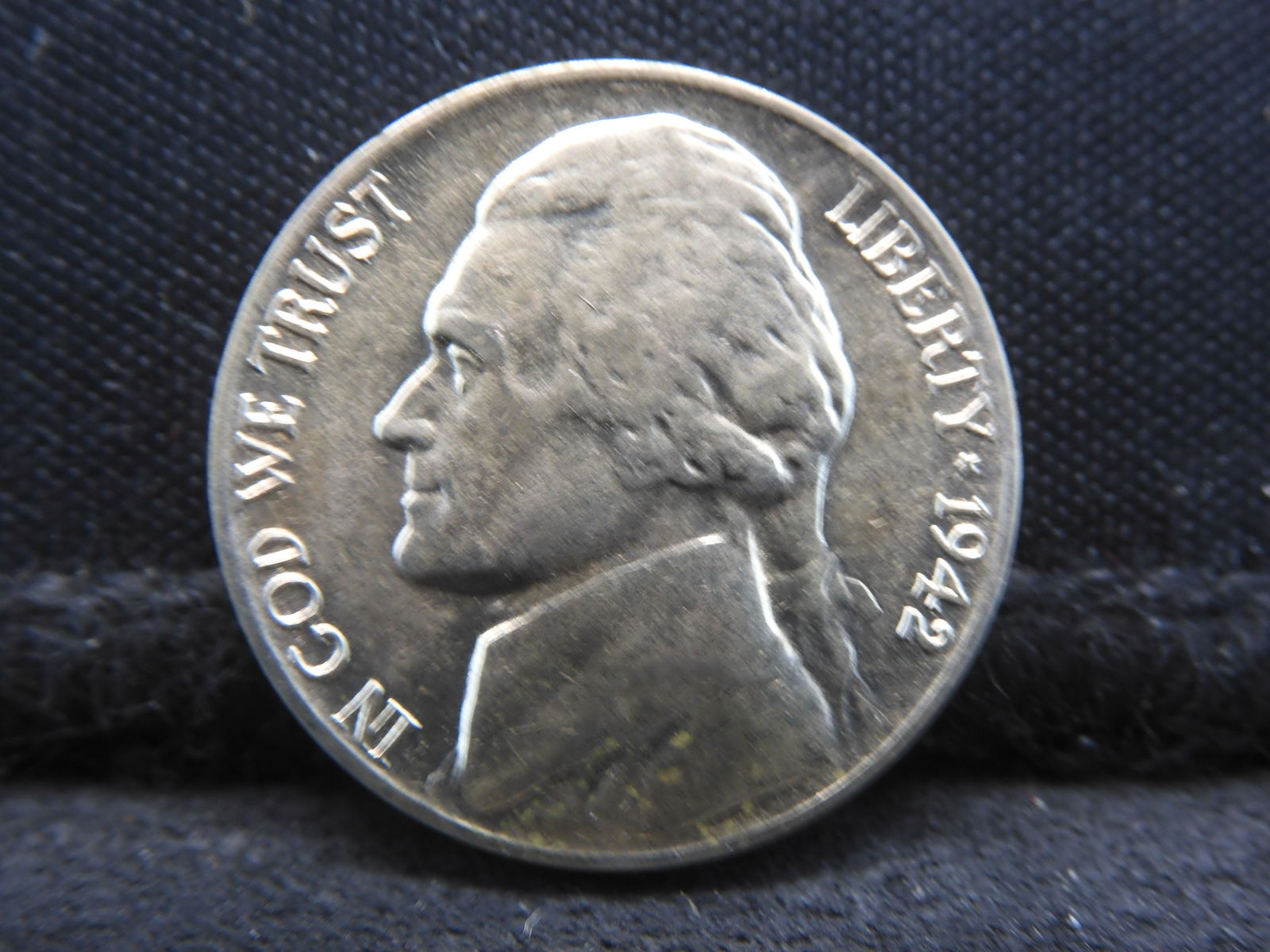 1942-P Brilliant Uncirculated Silver Jefferson War Nickel. (1 of 2)
