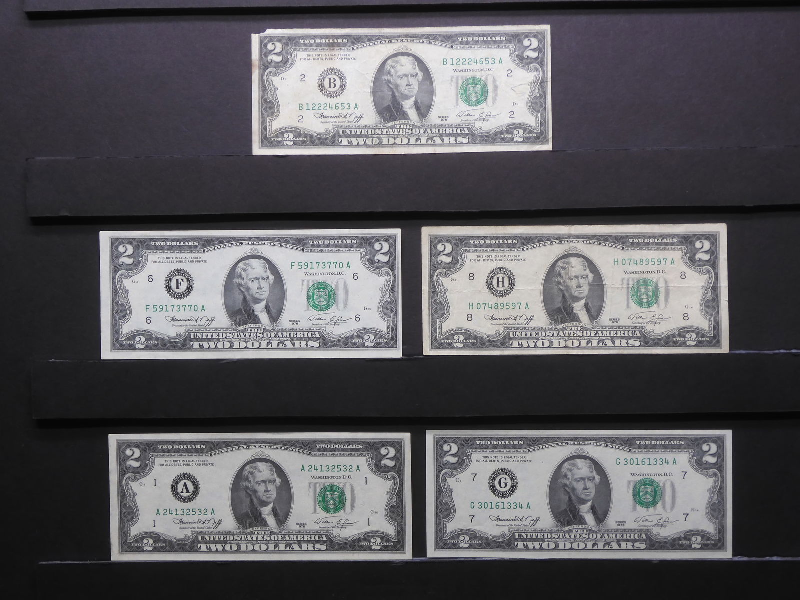 5 - Series 1976 Bicentennial $2.00 Federal Reserve Notes - Variety of Federal Reserve Bank Seal (1 of 7)
