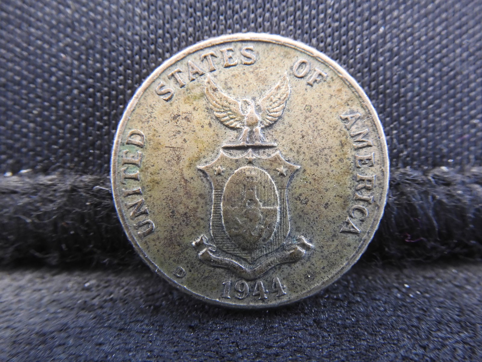 1944-D Uncirculated Philippines 10 Centavos 75% Silver Coin.  Woman With Anvil & Hammer.  Coin (1 of 2)