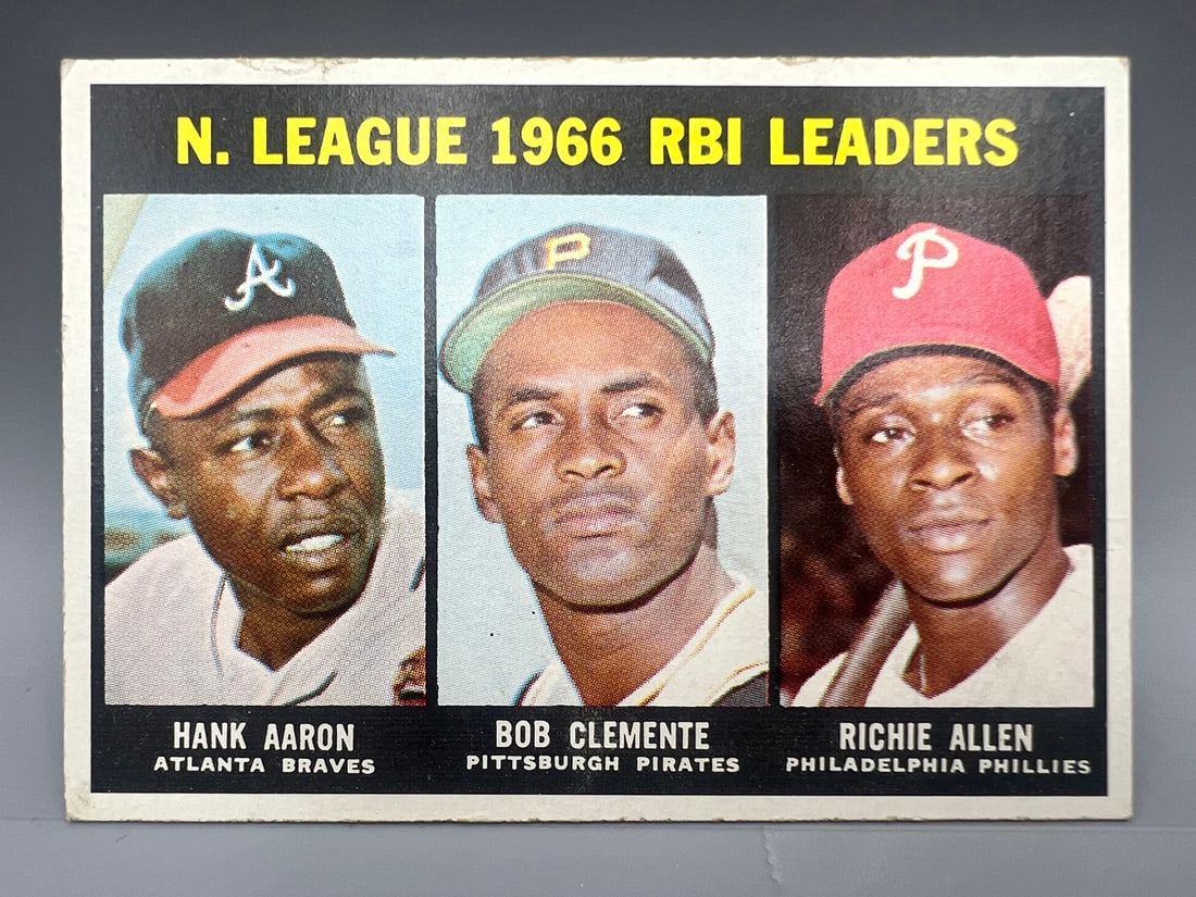 1967 Topps #242 R.B.I Leaders Hank Aaron & Roberto Clemente (1 of 2)