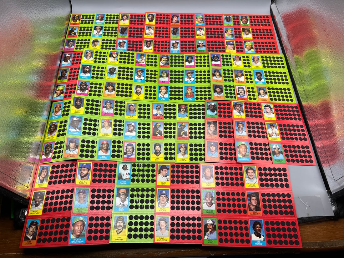 Lot of 32 - 1981 Topps Scratch Off (with HOF's): Lot of 32 - 1981 Topps Scratch Off (with HOF's)