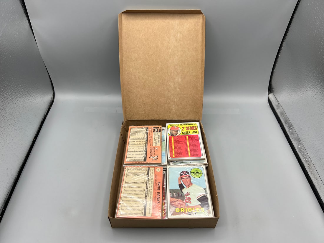 1969 Topps Baseball West Corp. Cello Fun Pack Complete 20 Pack Box W/ Ernie Banks, Jim Palmer, Bob (1 of 3)